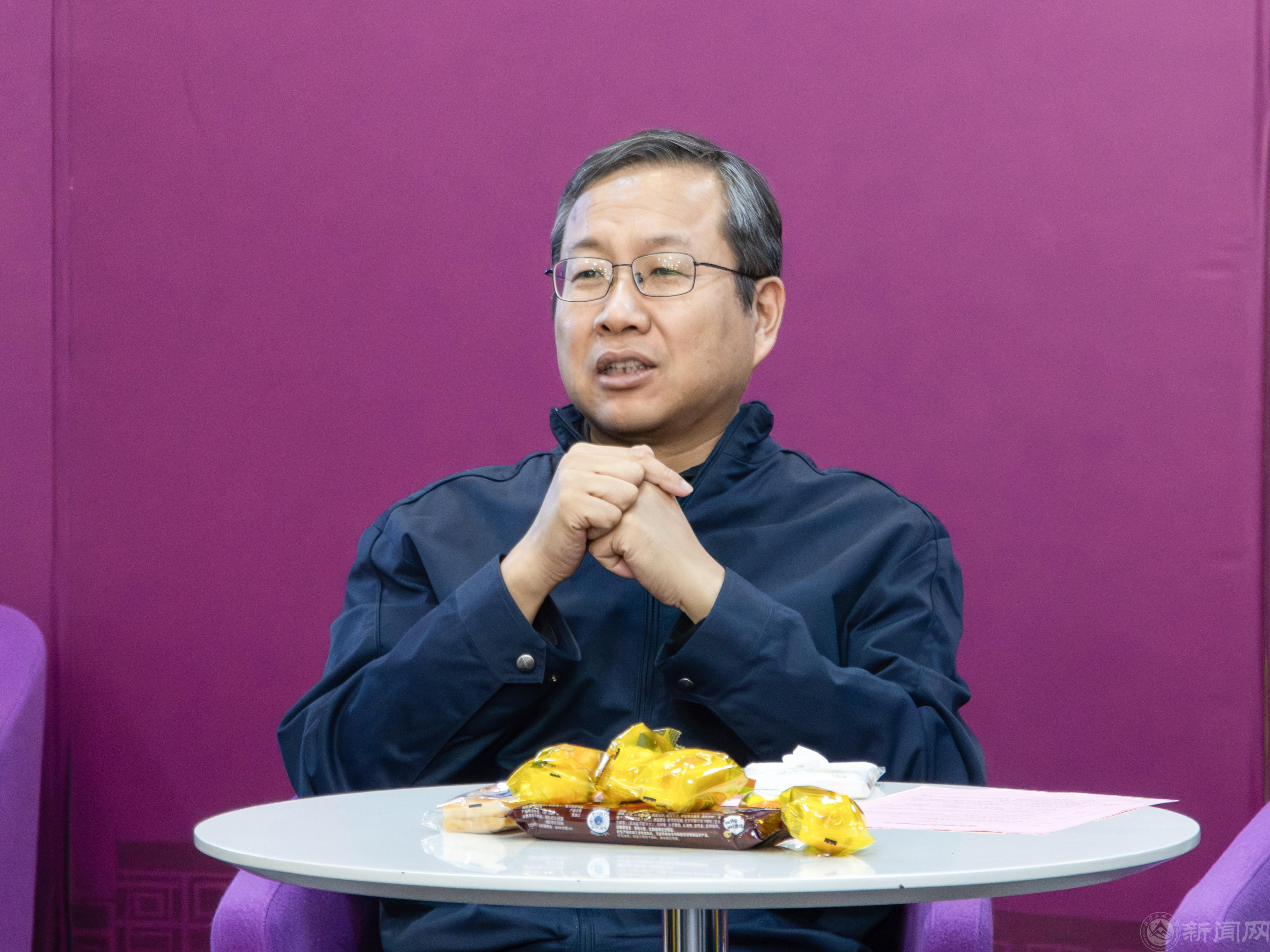 史书记1.jpg 史书记1.jpg